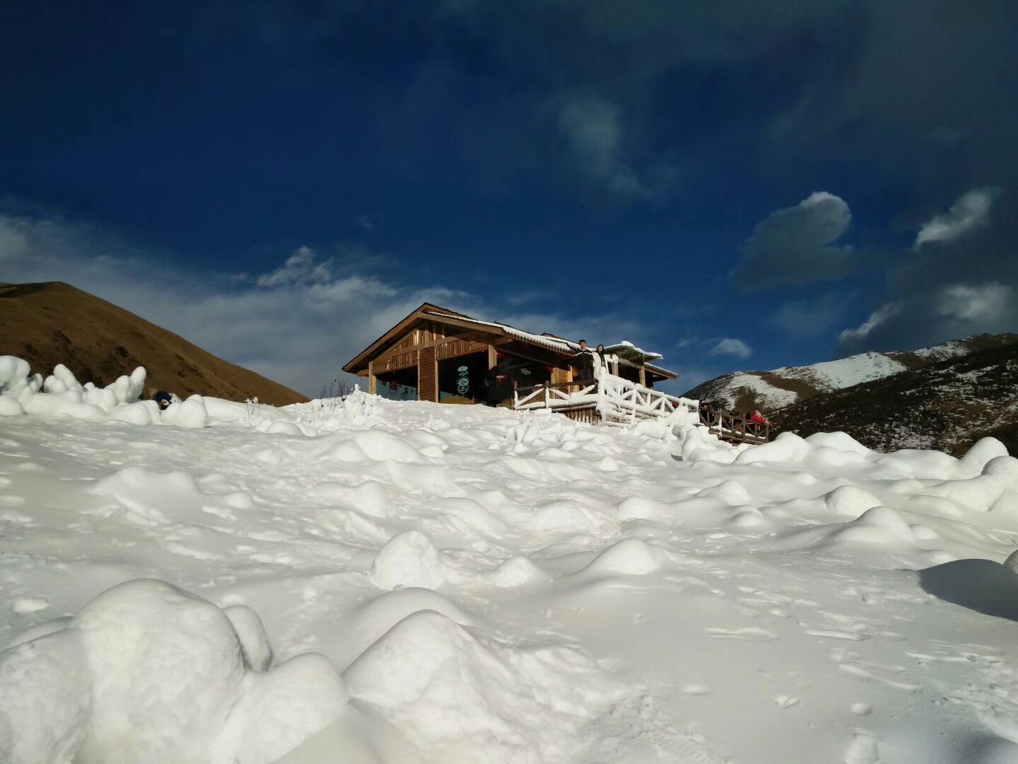 去哪里看雪最好最便宜——探索經(jīng)濟(jì)實(shí)惠的賞雪勝地，探索性價比最高的賞雪勝地，去哪里看雪最好又最便宜？