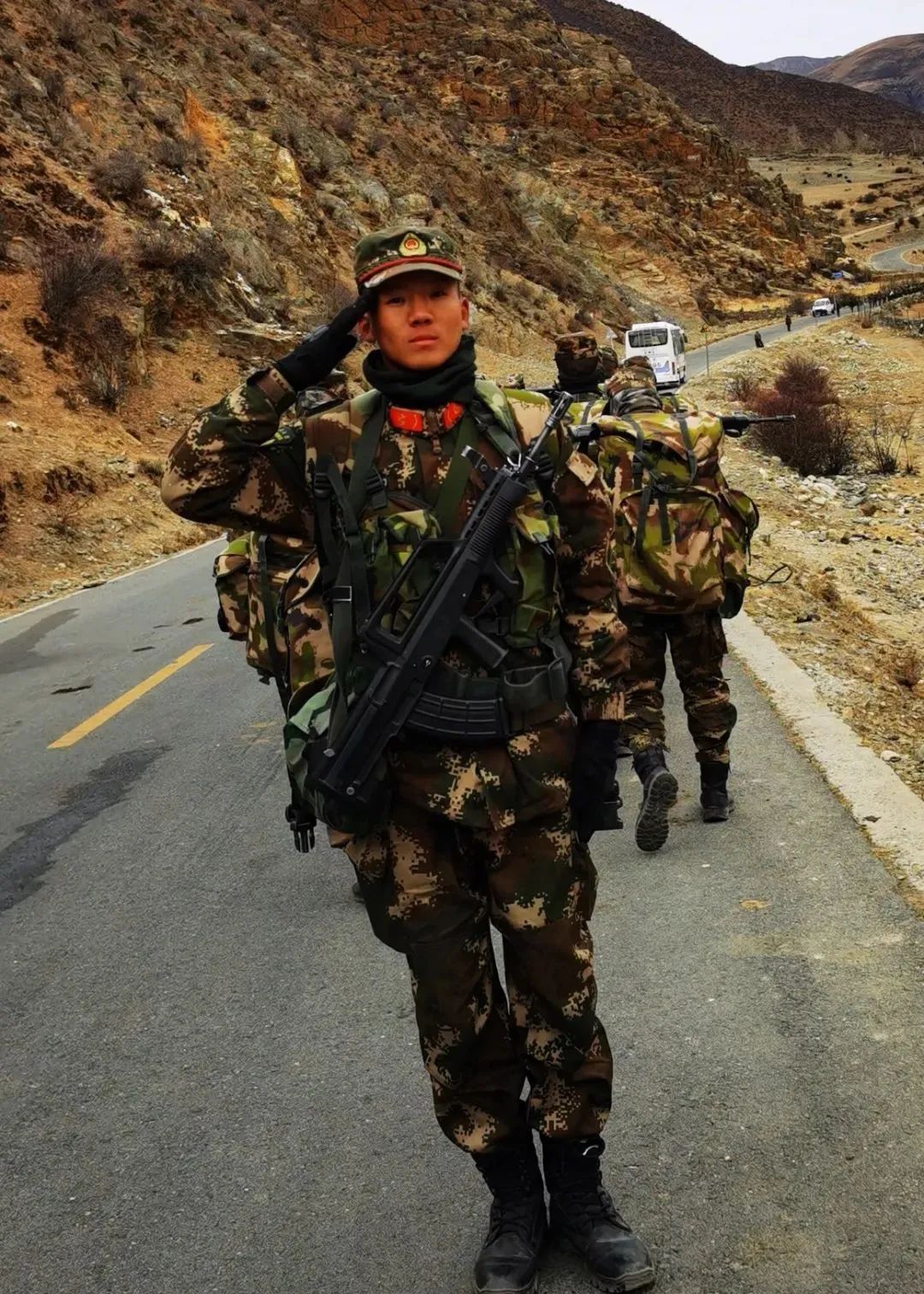 武警退伍后能否直接成為警察，解析與探討，武警退伍后轉(zhuǎn)崗警察的途徑解析與探討