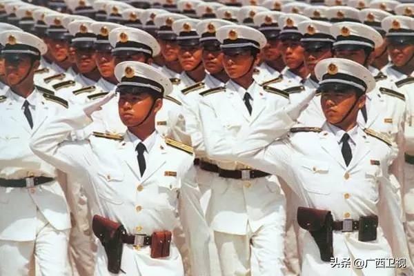 中國海軍軍服圖片，歷史、演變與現(xiàn)代風(fēng)貌，中國海軍軍服，歷史演變與現(xiàn)代風(fēng)貌圖片展示