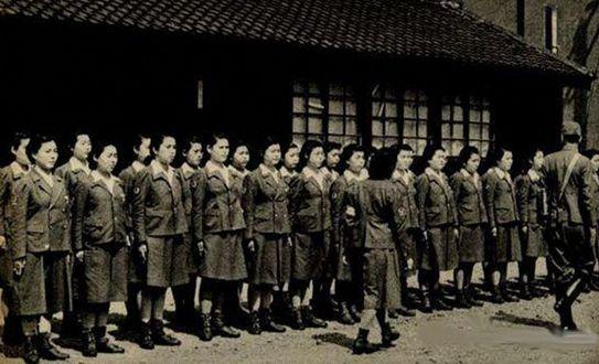 二戰(zhàn)日本女兵體檢尷尬圖片，歷史、性別與身體的交織，二戰(zhàn)日本女兵體檢的尷尬瞬間，歷史、性別與身體的交織圖片